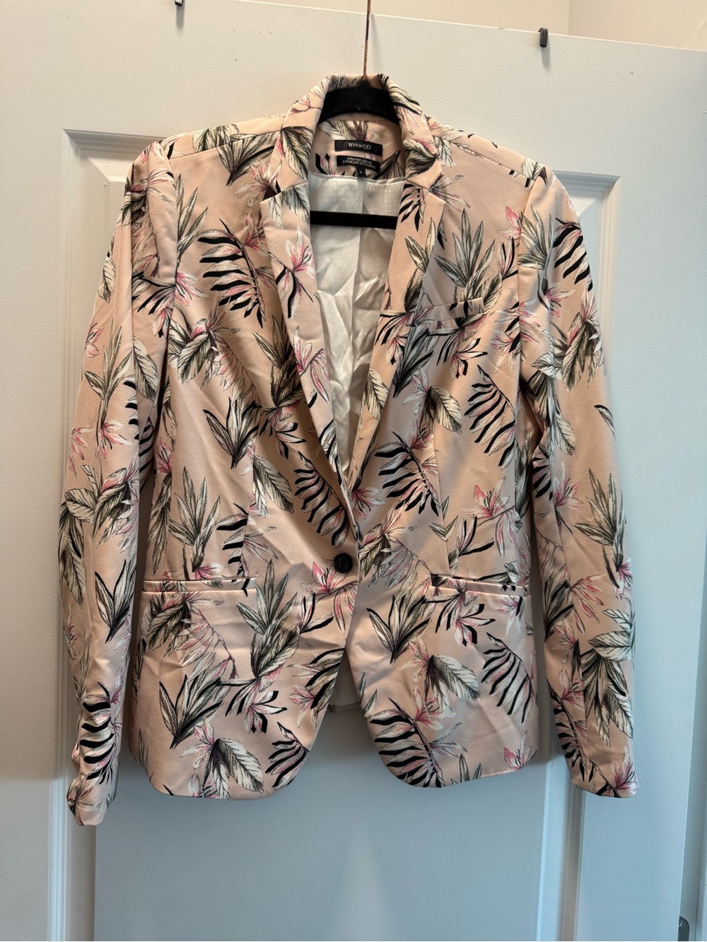 RW&CO. Blush Pink Floral Print Single-Button Blazer